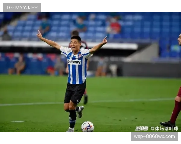 特里高位逼抢压制边锋，本赛季防守出球效率领先后防核心